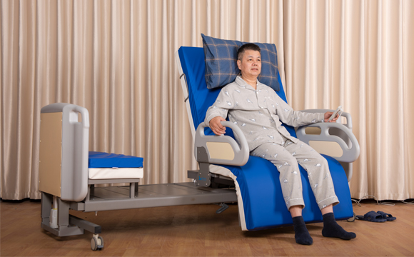 電動旋轉(zhuǎn)升降護理床