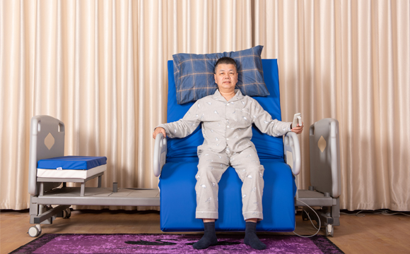 旋轉(zhuǎn)升降護理床 旋轉(zhuǎn)升降護理床