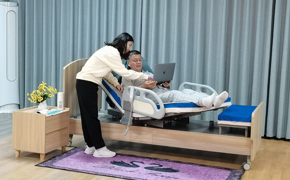 電動多功能護(hù)理床 電動多功能護(hù)理床