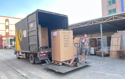 訂單旺，發(fā)貨忙！電動(dòng)旋轉(zhuǎn)升降護(hù)理床又雙叒叕發(fā)貨啦