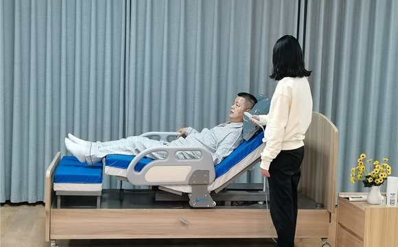 電動(dòng)護(hù)理床 電動(dòng)護(hù)理床